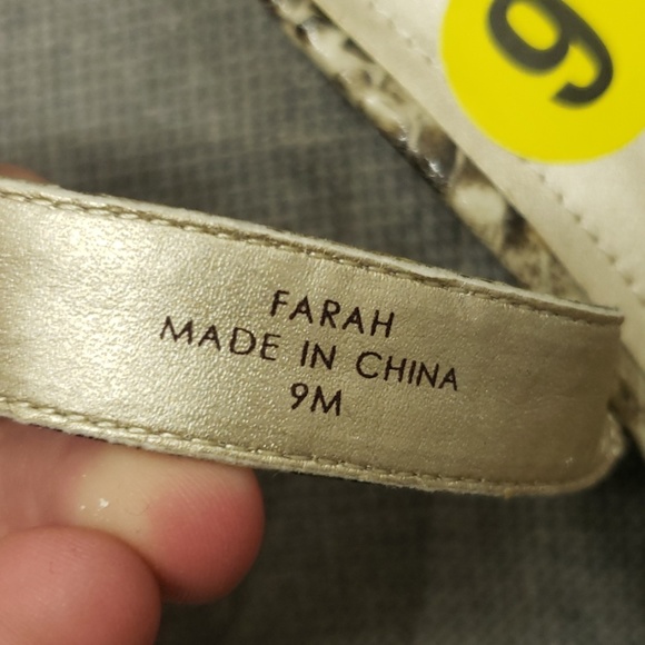 Tahari Wedge Sandles snakeprint 9M - Picture 7 of 7